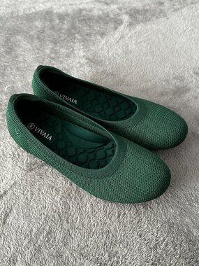 Vivaia Dark Green Round Toe Ballet Flats Shoes Women's 38.5 7.5